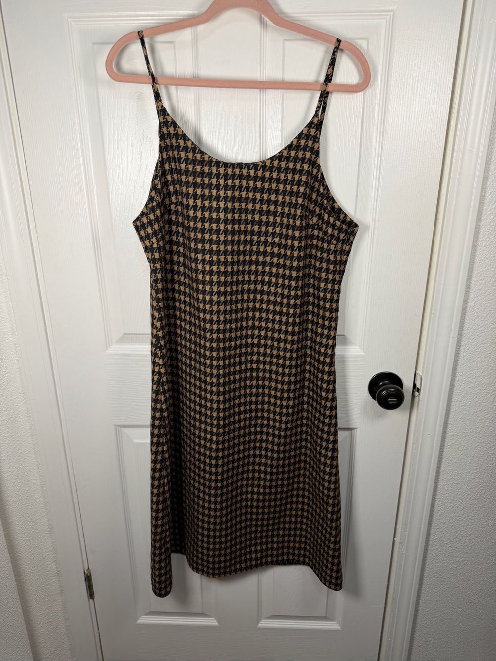 Classic Houndstooth Dress - Black & Tan